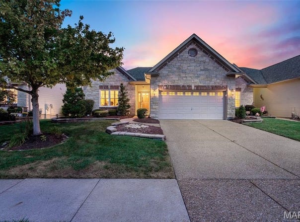 925 Daffodil Ridge Drive, O'Fallon, MO 63366