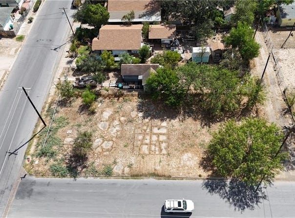 231 W Bell Avenue, Pharr, TX 78577