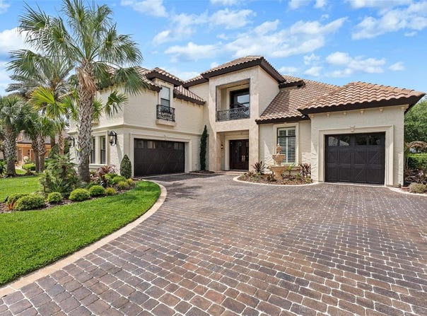 641 WOODBRIDGE Drive, ORMOND BEACH, FL 32174
