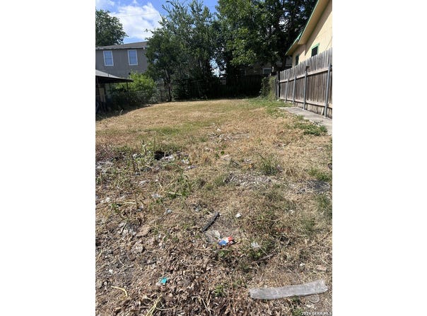 2012 LYONS ST, San Antonio, TX 78207
