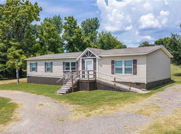 210 2nd ST, Mulberry, AR 72947