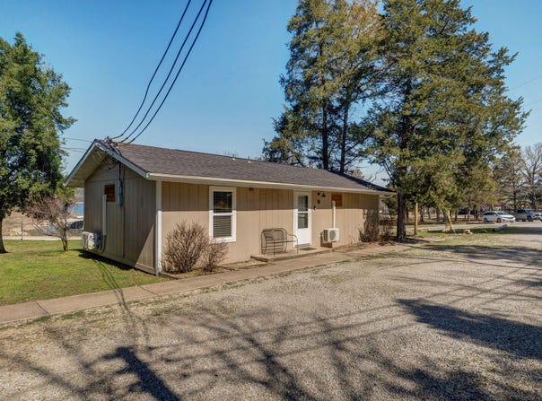 1715 Hideaway Road, Galena, MO 65656