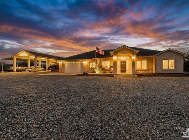 3883 W Valley View Rd, Thatcher, AZ 85552