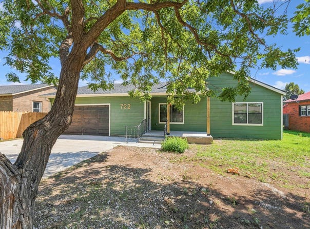 722 CEDAR Avenue, Dumas, TX 79029-2604