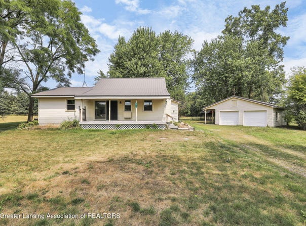 1189 E Maple Rapids Road, St. Johns, MI 48879