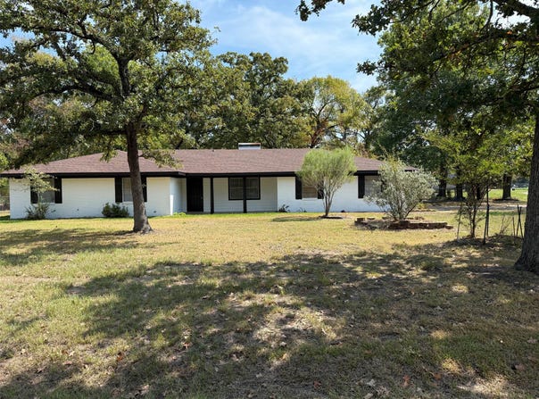 1 Oakridge Circle, Star Harbor, TX 75148