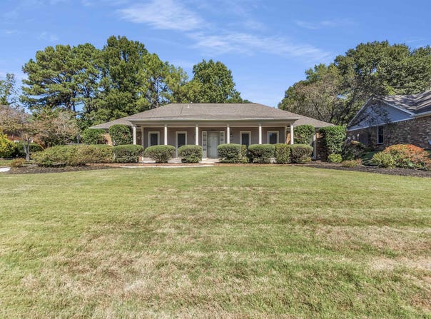 8600 EDNEY RIDGE Dr, Memphis, TN 38016