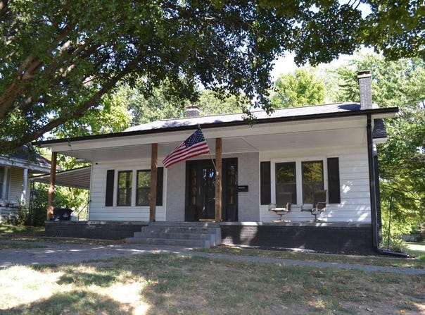 236 N Fourth St., Albion, IL 62806