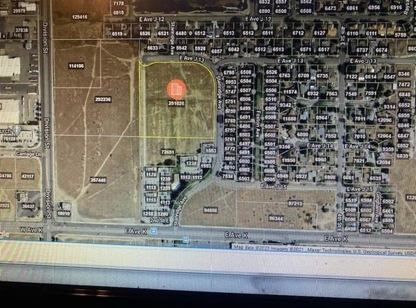 E Standridge Avenue, Lancaster, CA 93535