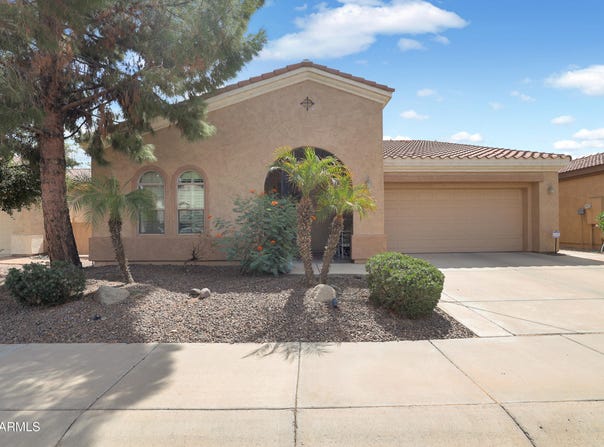 4755 E RAKESTRAW Lane, Gilbert, AZ 85298