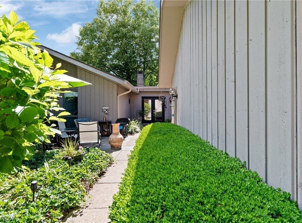 731 Creekside Drive, Aurora, OH 44202