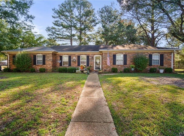 211 Parkway Drive, Livingston, AL 35470