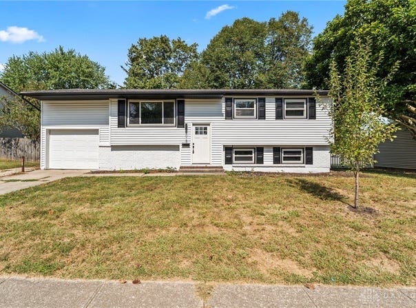 1015 Van Arden Drive, Vandalia, OH 45377