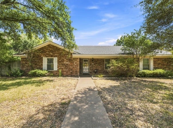 105 Virginia, Hewitt, TX 76643