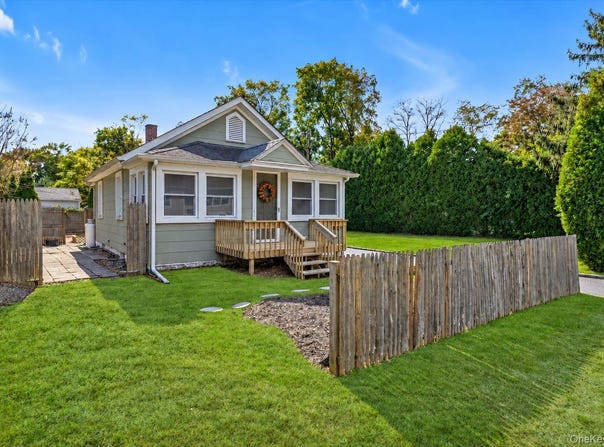 8 Rockne Street, Huntington, NY 11743