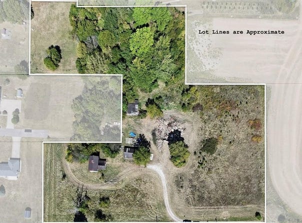 890 Portland Way N, Galion, OH 44833