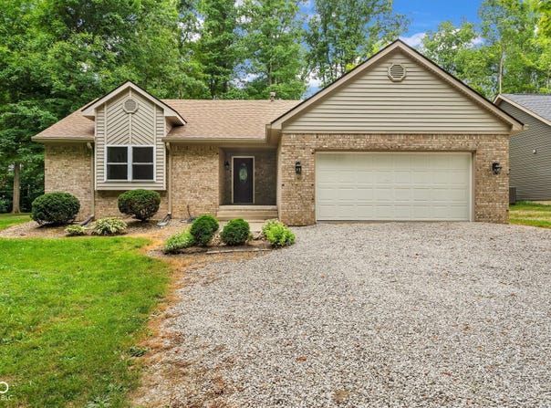 23 Lincoln Hills, Coatesville, IN 46121