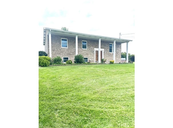 58 VIRGINIA OAKS, Moundsville, WV 26041