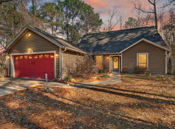 104 Fairway Drive, Crestview, FL 32536
