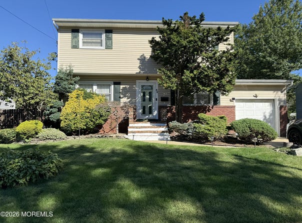 42 Dartmouth Drive, Hazlet, NJ 07730