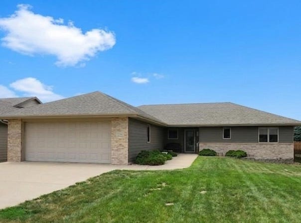 2701 Abbott, Yankton, SD 57078