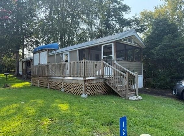 12 Whispering Pines Blvd., Georgetown, GA 39854