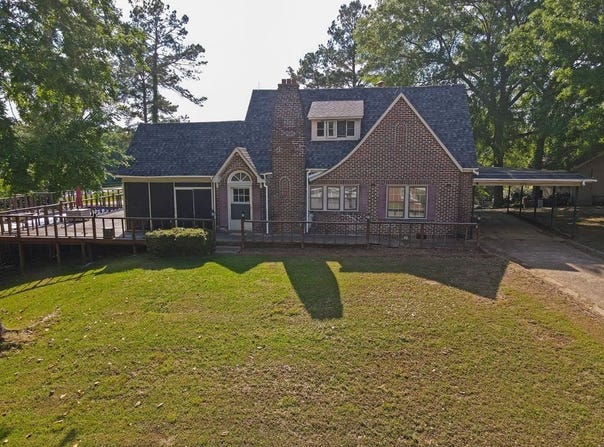 320 W Taylor Ave, CALHOUN CITY, MS 38916