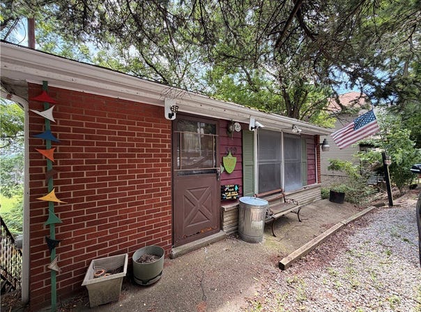329 Highland Ave, West View, PA 15229