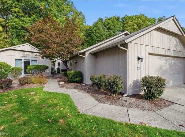 12302 Kronos Court, Strongsville, OH 44149
