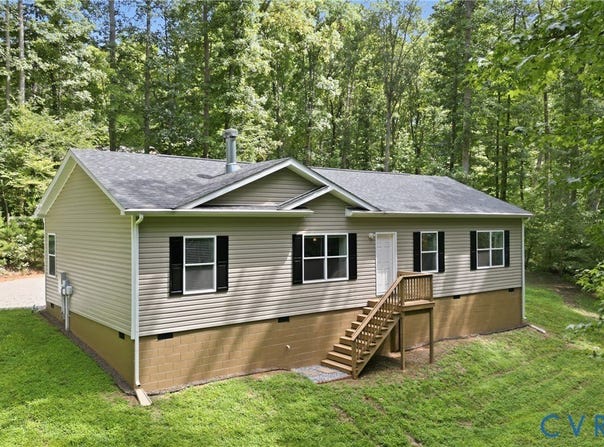 2575 Log Cabin Road, Maidens, VA 23102
