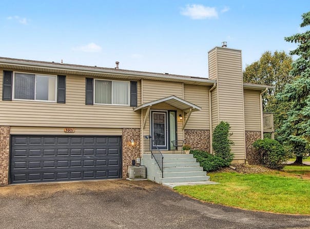 3901 Gershwin Avenue N, Oakdale, MN 55128