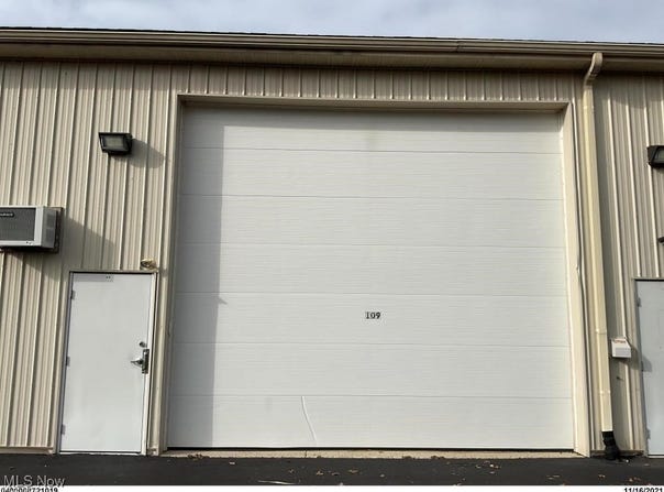 32961 Pin Oak Parkway, Avon Lake, OH 44012
