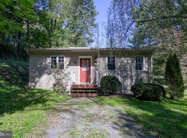 892 DRAGER Road, COLUMBIA, PA 17512