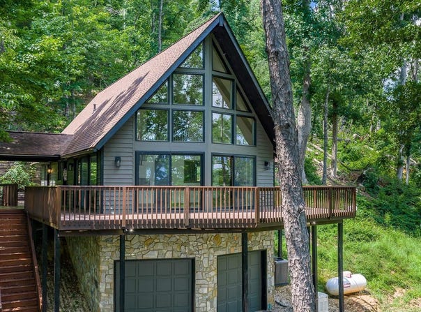 805 Whispering Falls Drive, Pickens, SC 29671