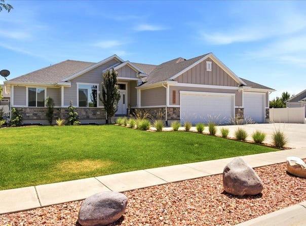 2973 W RED SAND Rd, West Haven, UT 84401