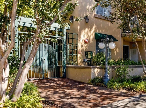 17809 Halsted, Northridge, CA 91325