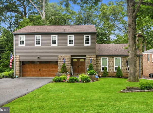 10 NASSAU Circle, READING, PA 19607