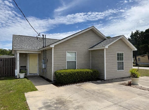 740/742 Jones Homestead Rd, Port St. Joe, FL 32456