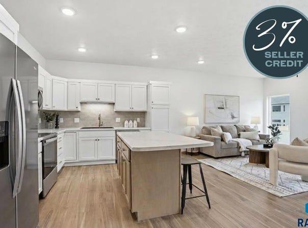 8025 E Tencate Pl, Sioux Falls, SD 57110