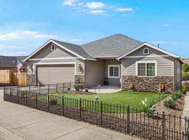 1174 Highlands Drive, Eagle Point, OR 97524