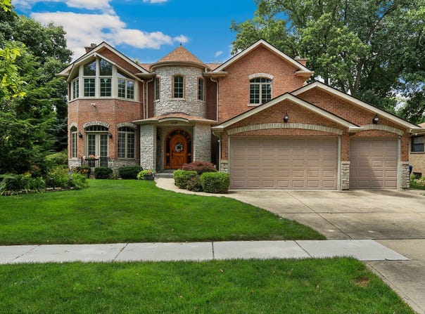 1008 Meadow Road, Northbrook, IL 60062