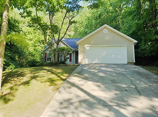 300 Lakeside Drive, Covington, GA 30016