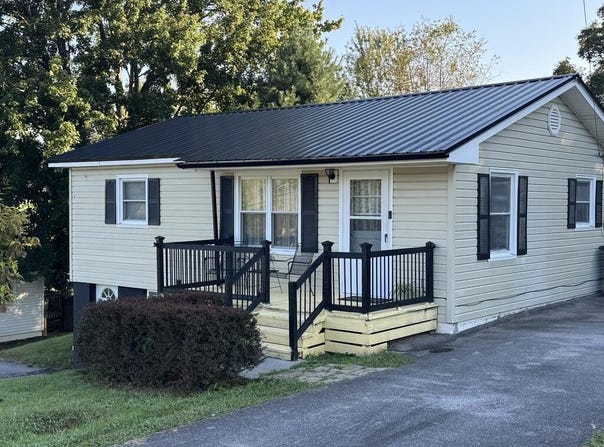 264 SW Ruth St, Abingdon, VA 24210