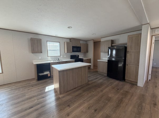 697 Florida, Belleville, MI 48111