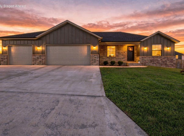 871 S Irontree Court, Nixa, MO 65714