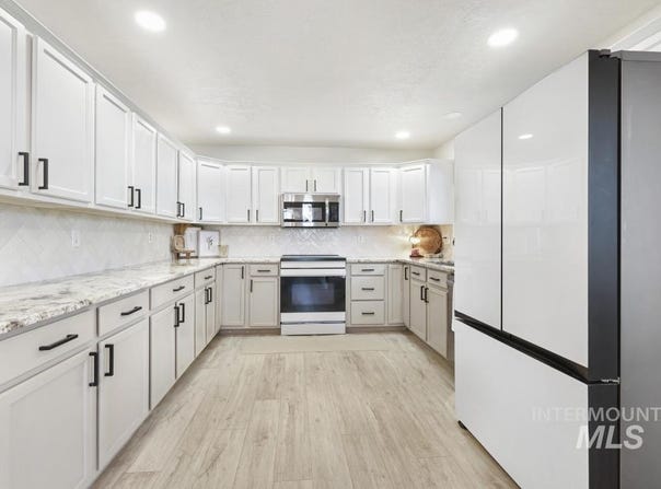 2243 E 4000 N, Filer, ID 83328