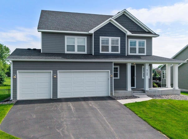 9188 Maas Circle, Minnetrista, MN 55375