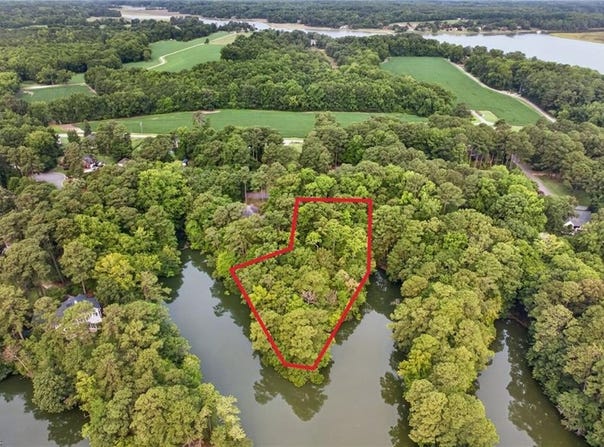 1624 W Adams Drive, Suffolk, VA 23436