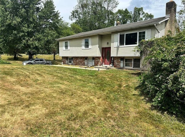 1425 State Route 32, Wallkill, NY 12589