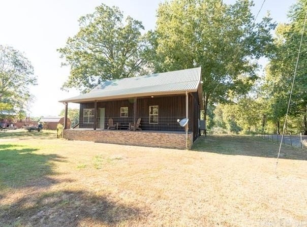 393 Cyperts Bluff RD, Searcy, AR 72143
